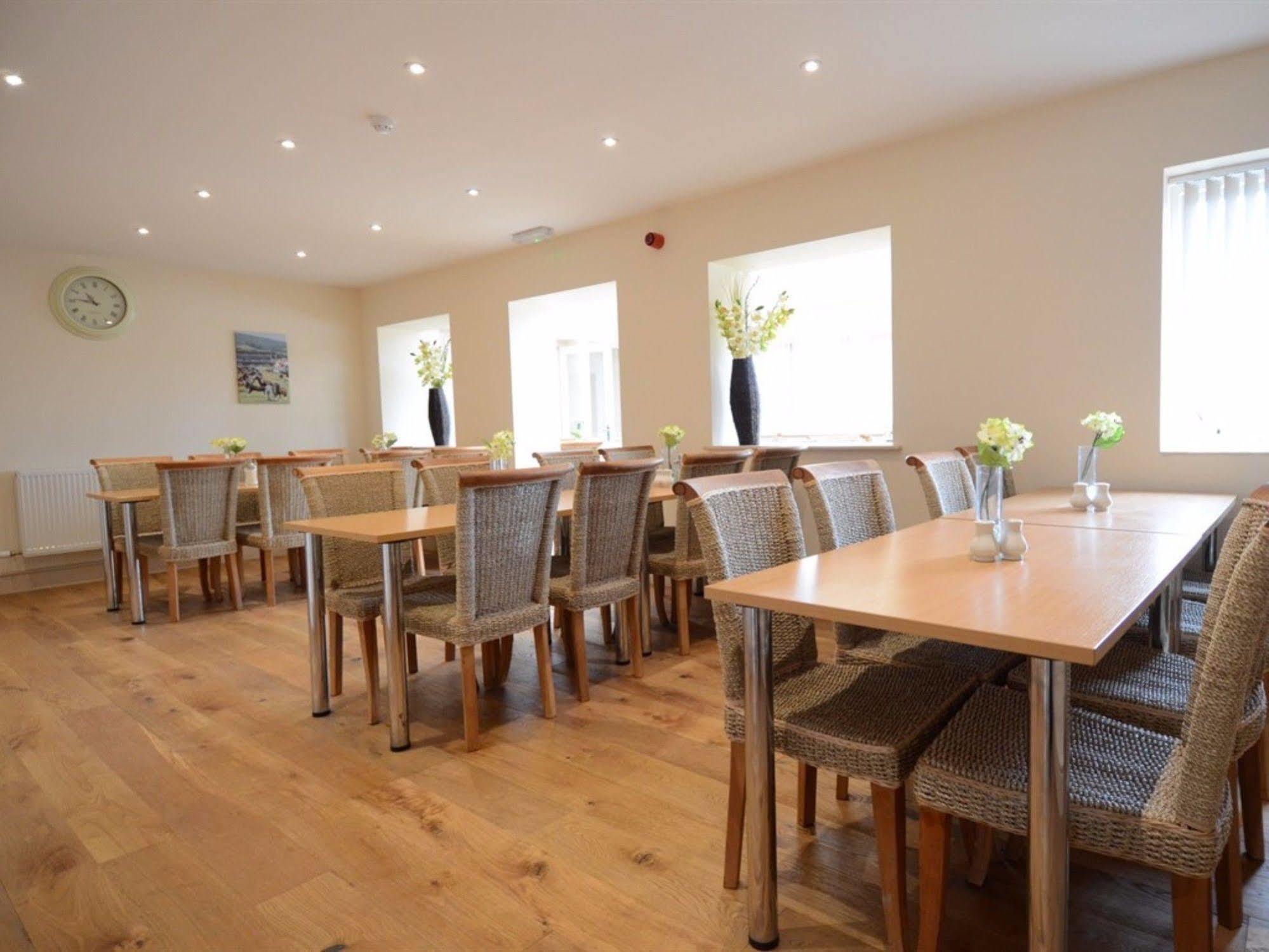 Neuadd Henllan Lodge Builth Wells Dış mekan fotoğraf